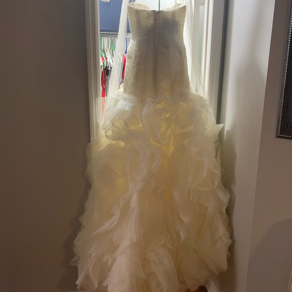 2013 Vera Wang White Collection Wedding Dress - Picture 5 of 9